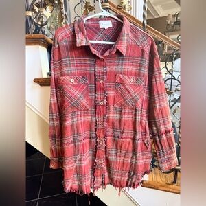 Oli &Hali Long Distressed Top. Long Sleeves. Flannel type material. S EUC Pocket